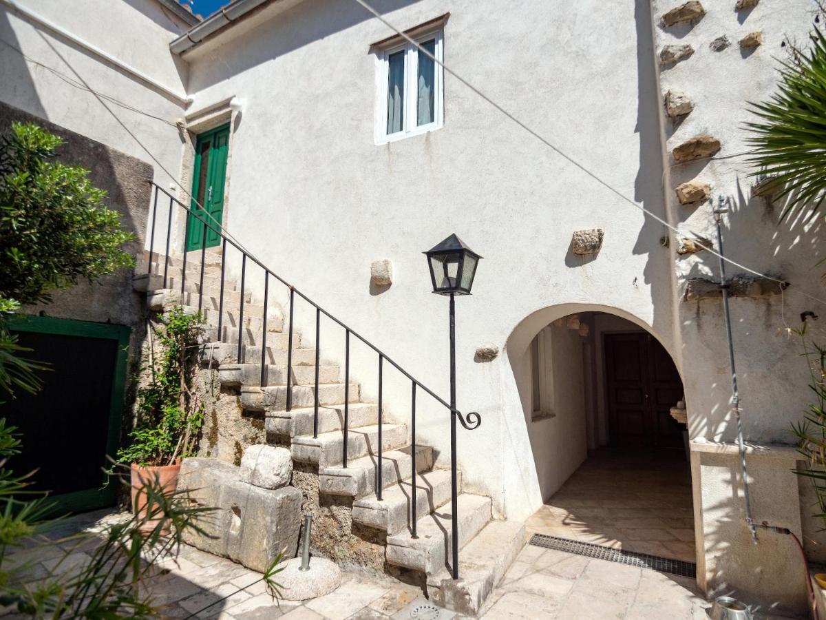 Apartment Julietta Rab Town Exterior foto